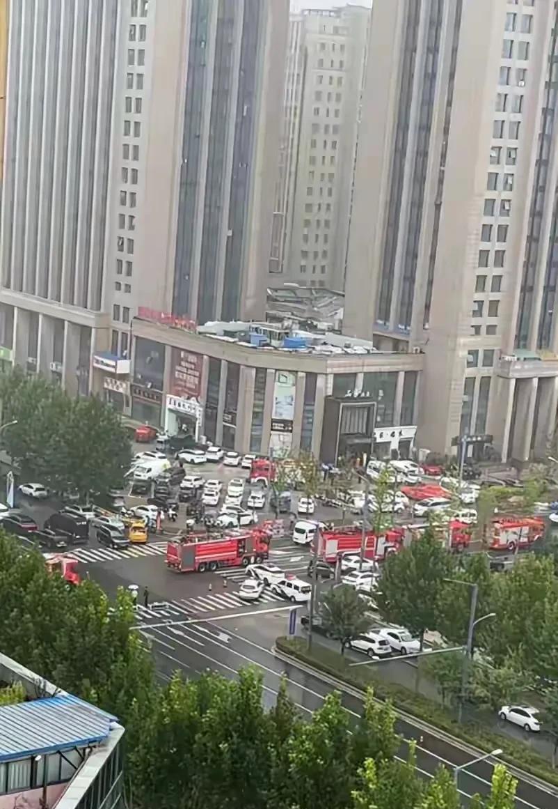 10月2日，江苏连云港东海县牛山街道的名家厨房酒店出大事了。上午11点多，酒店三