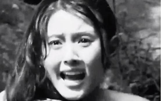 1942年，日军进村扫荡，看到一个漂亮的新媳妇，当即将她拖出来，10多名日军扑上