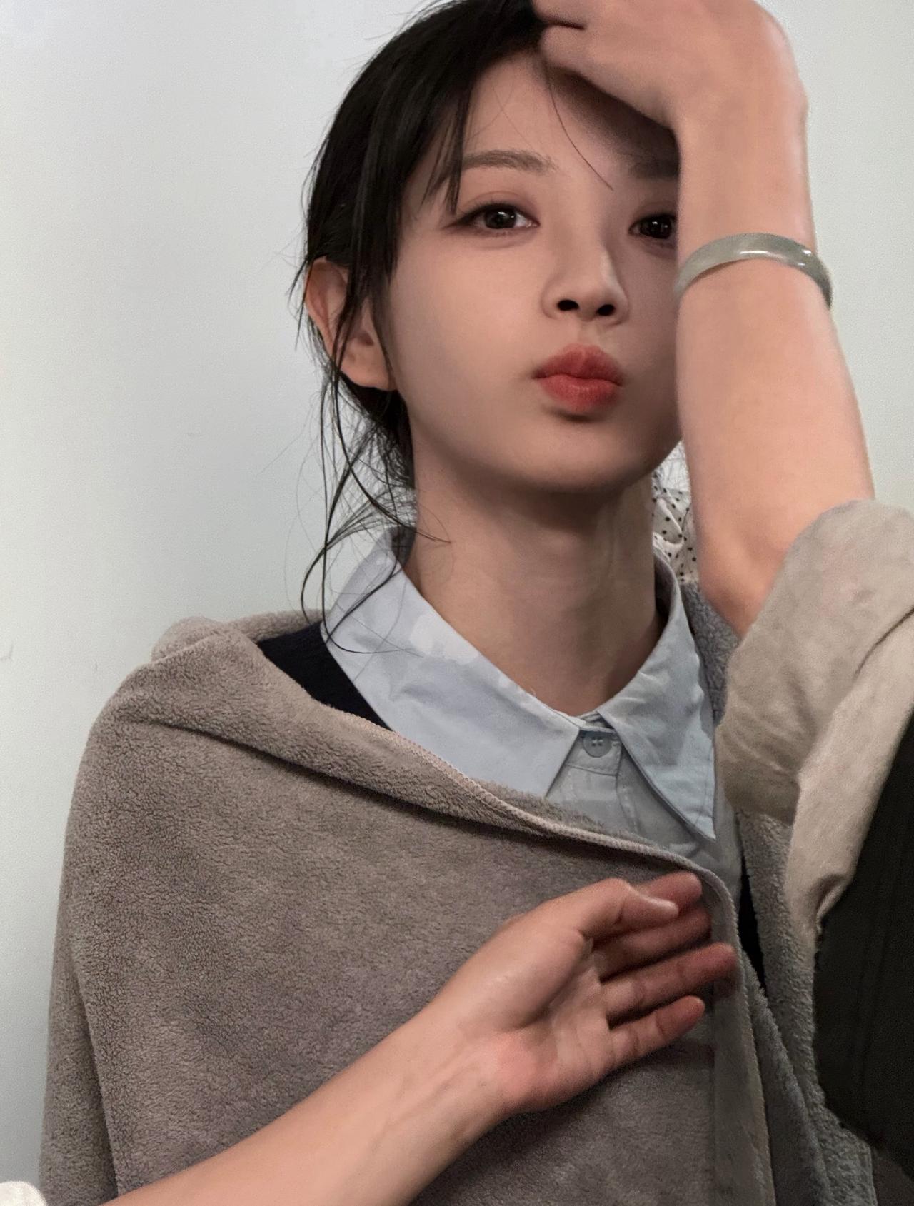 有无刘海管你啥事？只知道田曦薇漂亮演技好对粉丝真诚又善良嫉妒就直说哈这么关
