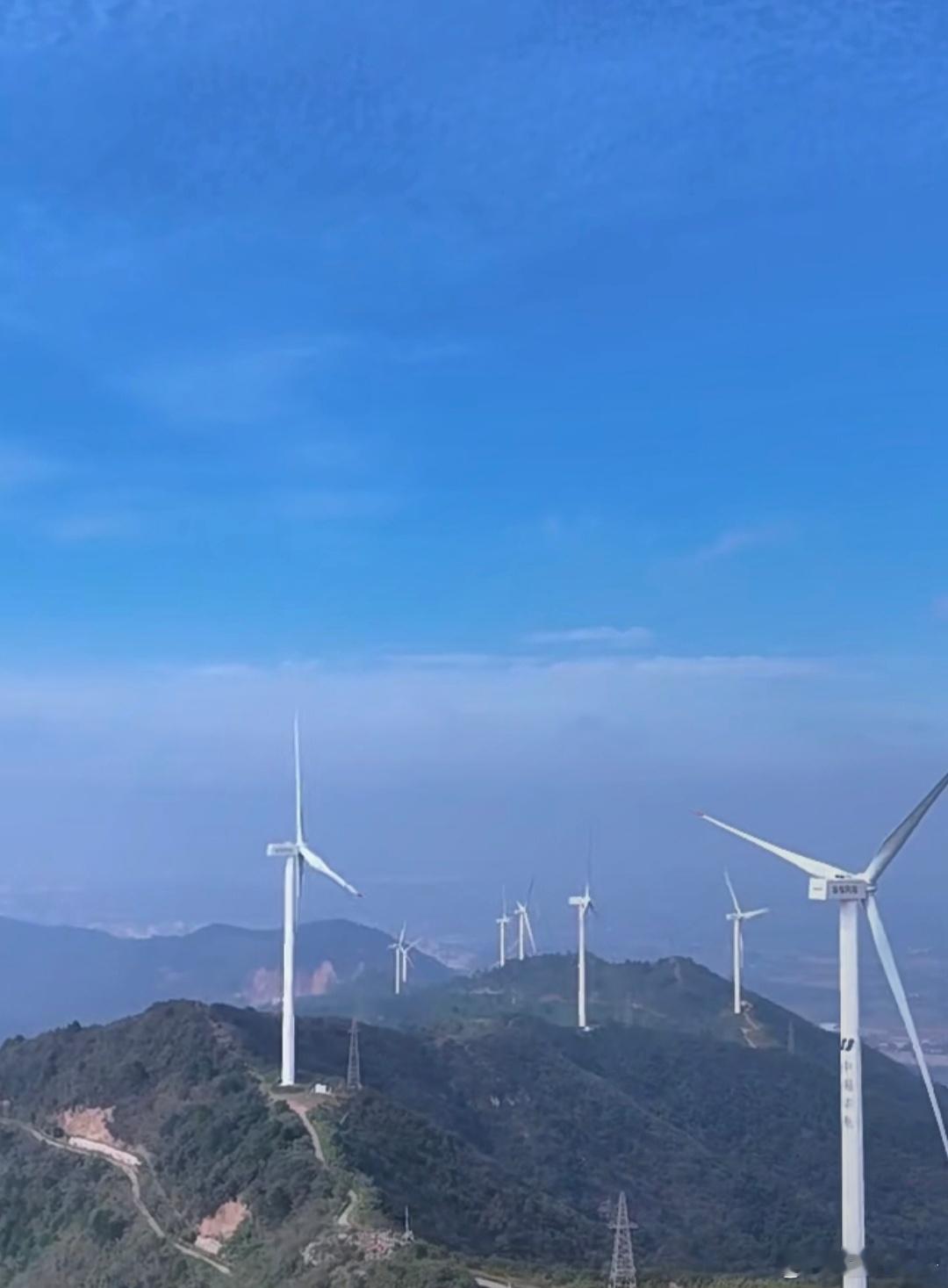 爱好徒步搭子长兴碧岩古道徒步路线可以走走，还可以在山顶看大风车呢