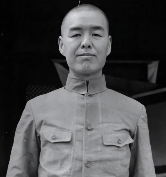 1949年，邓宝珊接到毛主席的任命，让他出任甘肃省政府主席。邓宝珊当即给毛主席写