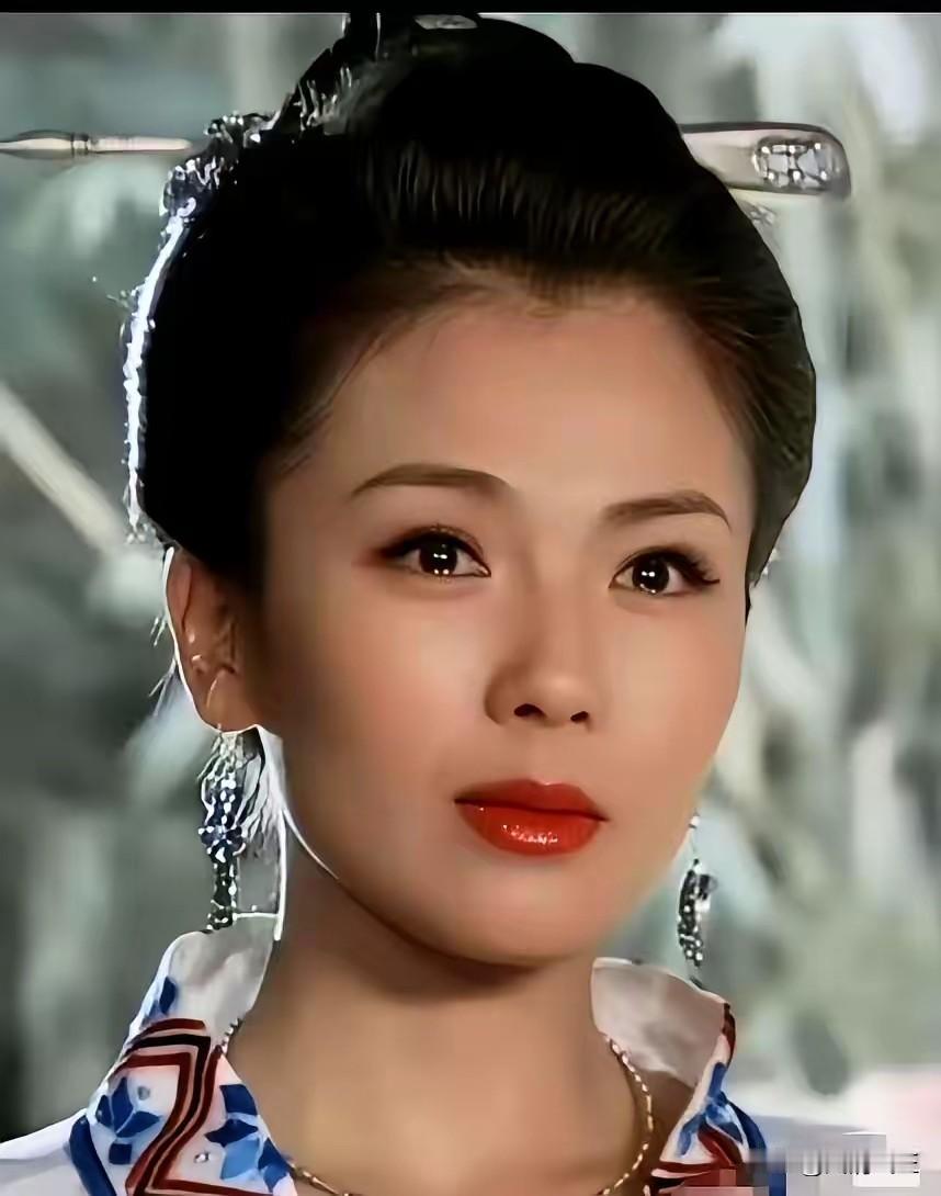 刘涛无戏可拍,其实是整个剧组都没了。横店60%的组停了,备案剧砍了近三