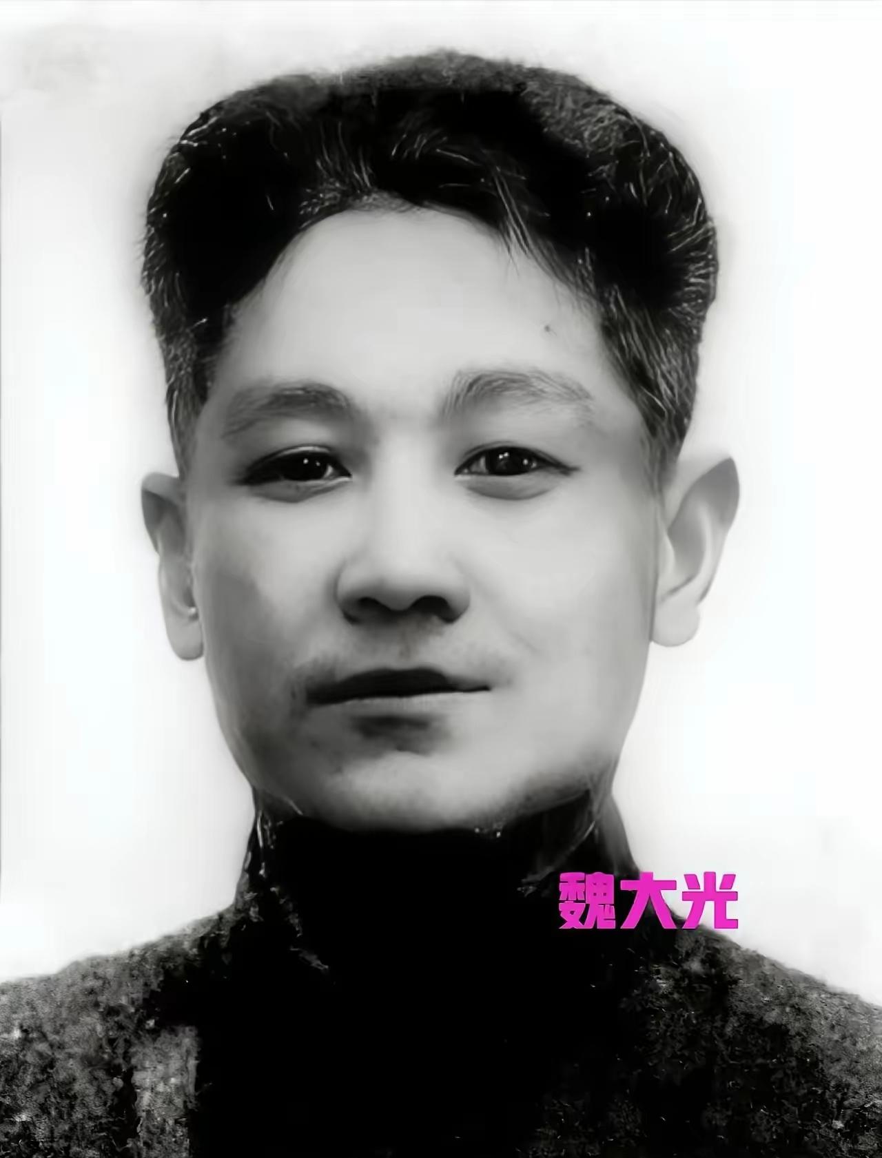 1939年，28岁的八路军旅长乘船去开会，途中顺手剪断日军电线，半小时后日军汽艇