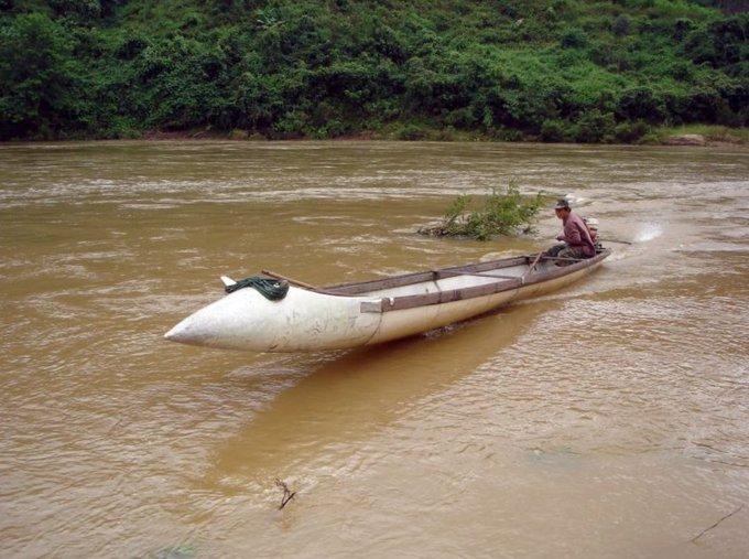 1975年美国越南战争结束后，越南农村到处都是空战留下的军事装备残骸，最常见的是
