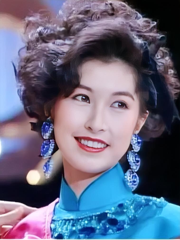 她手握顶配人生，却甘愿嫁给一无所有的他。结果，你永远想不到。她是郭蔼明