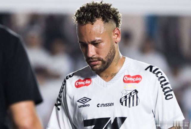 12月4日讯据法媒记者SantiAouna消息称，桑托斯已经开始和内马尔展开