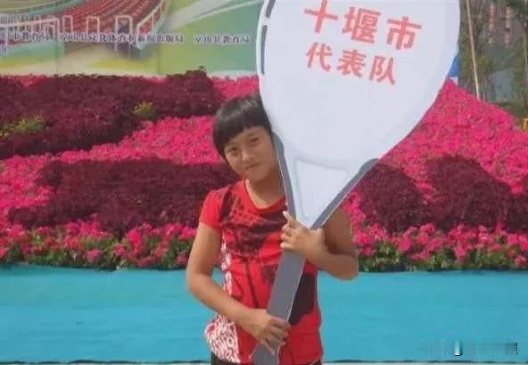 湖北十堰小姑娘郑钦文，对网球的热爱，对冠军的渴望，源自她的偶像湖北武汉姑娘李娜。