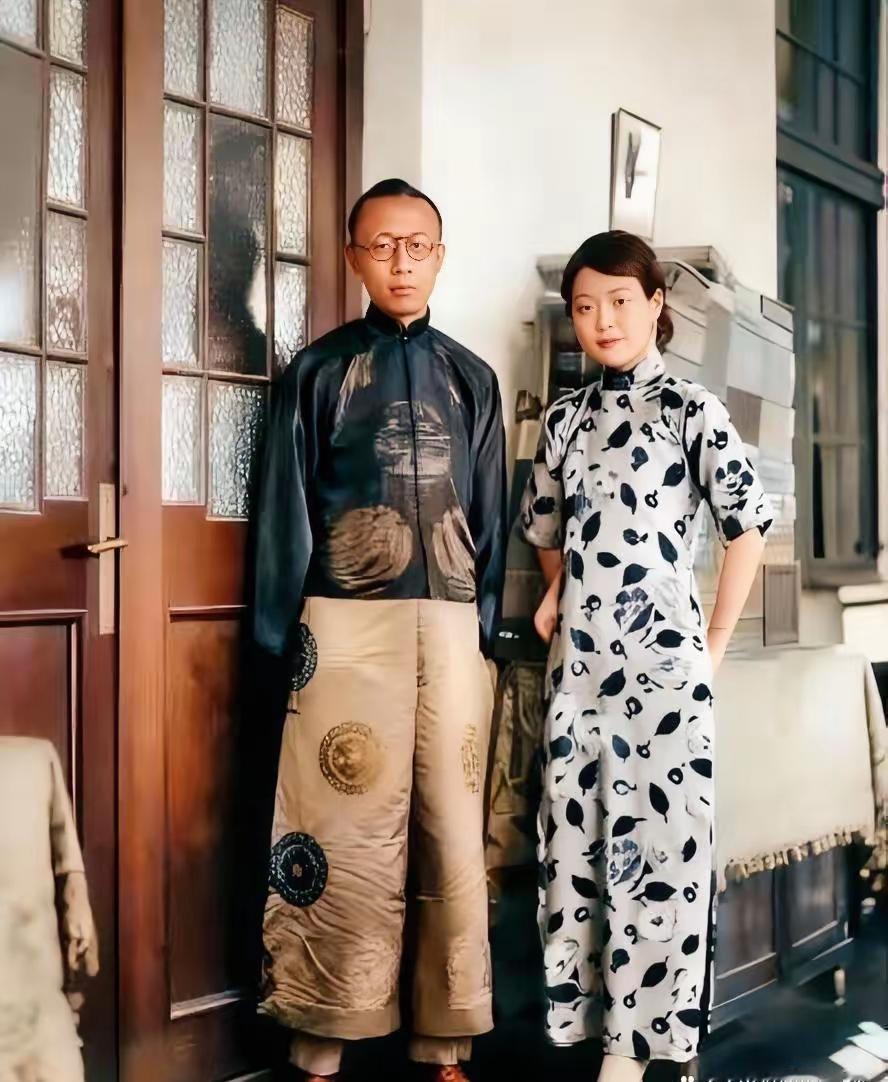 这是末代皇帝溥仪和末代皇后婉容的真实相貌，这可不是演员演的，这是货真价实的溥仪和