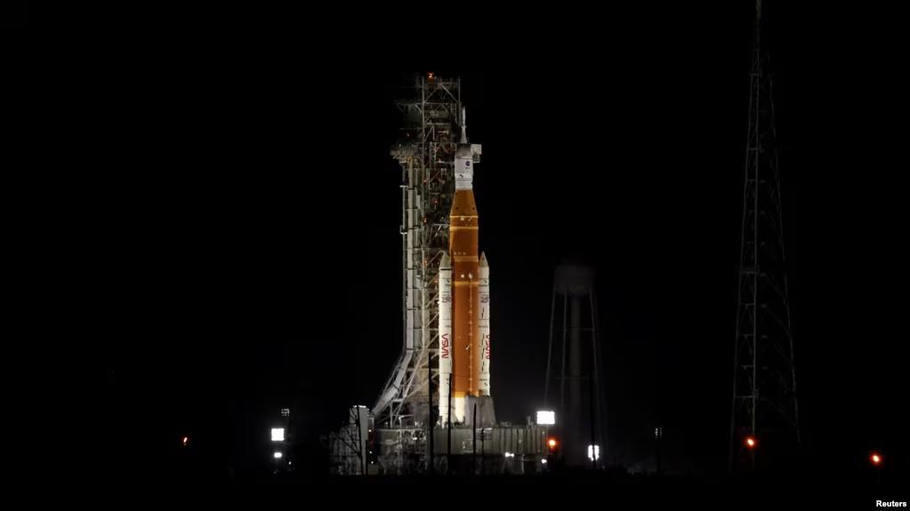 中美登月竞赛：美国时隔50年再送宇航员到月球，NASA备战"阿耳忒弥斯二号