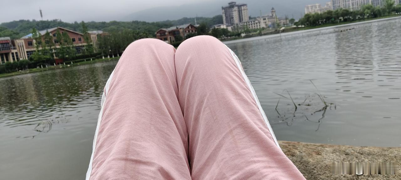 得了宫颈癌的女人过得很苦很累很烦。38岁得了宫颈癌，做了子宫和卵巢双切除。