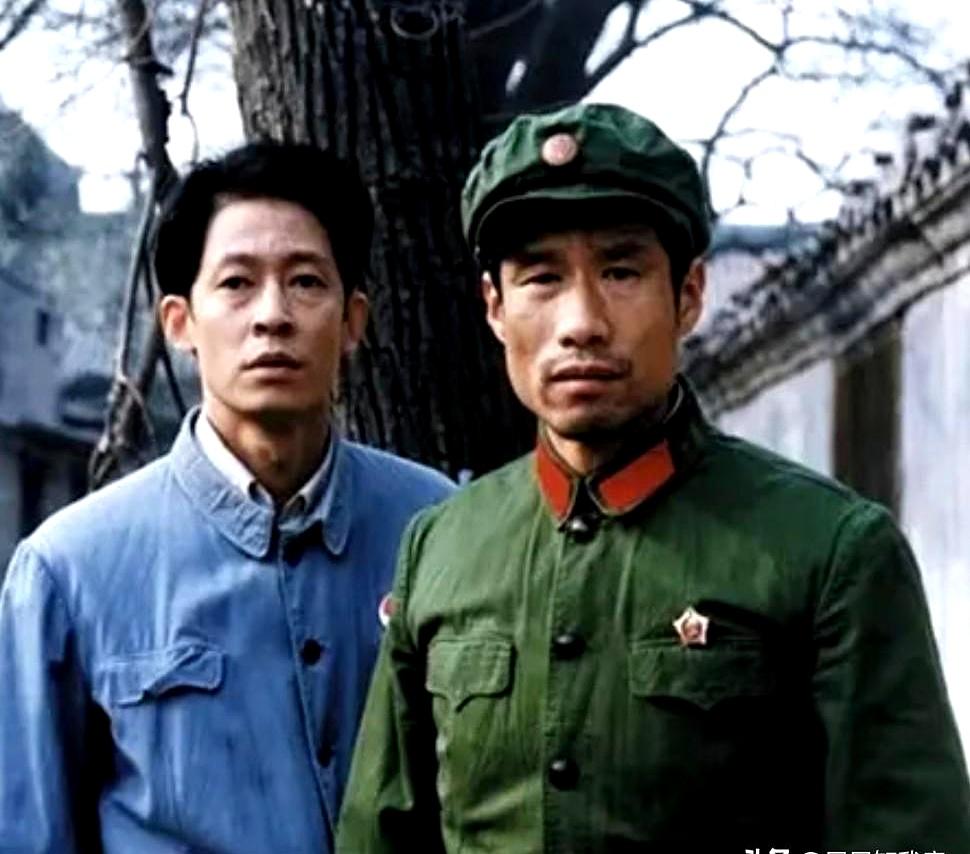 一部电影，真能让人一下子想起三十多年前那部经典剧，你说这事儿离谱不离谱？我看了