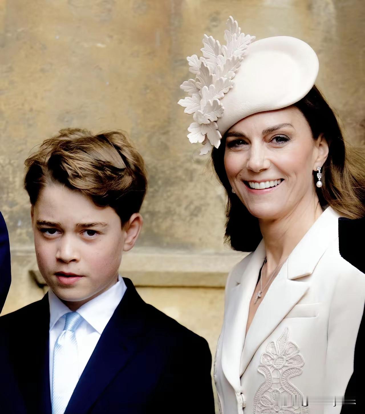 曾经的凯特，再也回不去了！为何？她很清楚，曾经那个循规蹈矩，偶尔可以单纯灿烂