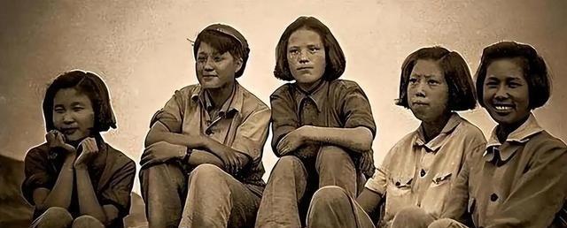 1950年，我军在甘肃逮捕一女匪首，竟是失散14年的红军排长。新中国成立时，全国