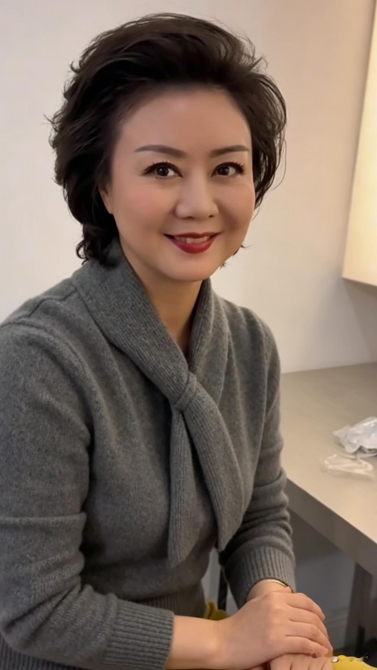 李胜素，中国京剧一级演员。