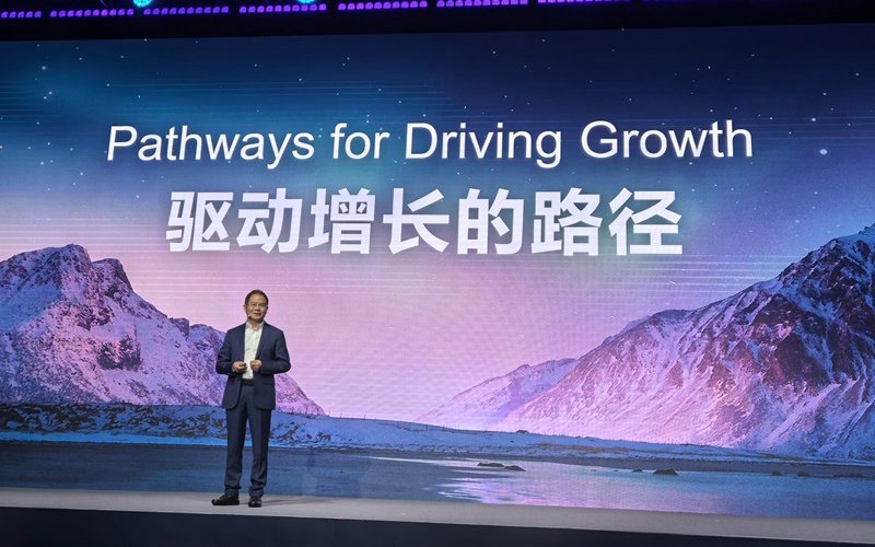 华为轮值董事长徐直军: 未来五年 5G 车联网占比将提升至 95%