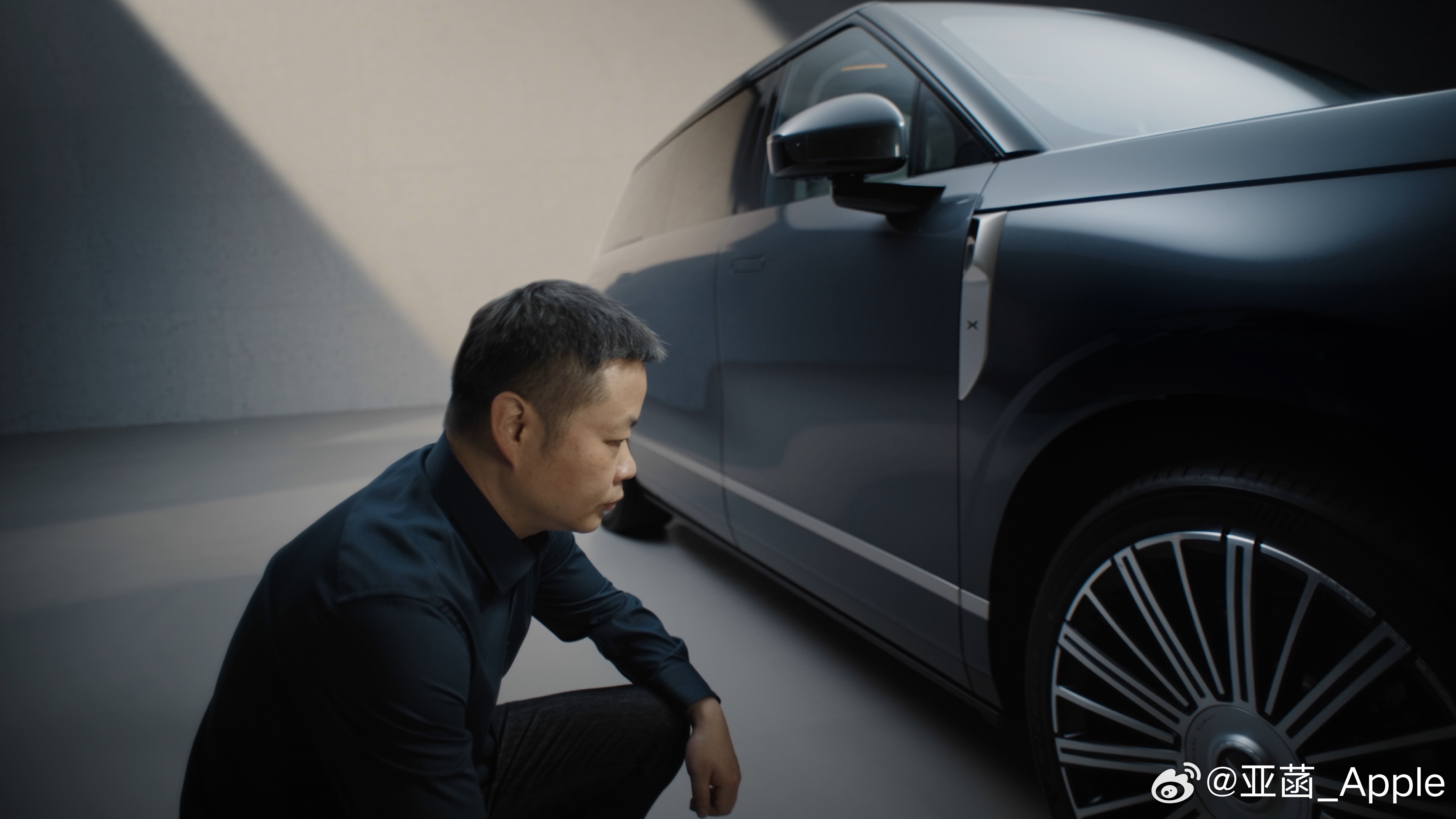 何小鹏沉浸式体验GX百万级气场新科技旗舰小鹏GX来了大师兄沉浸式体验小鹏GX，这