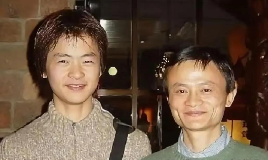 马云不但在商业上获得成功，教子方面也算是富豪们的榜样。我们都知道马云就只有一个