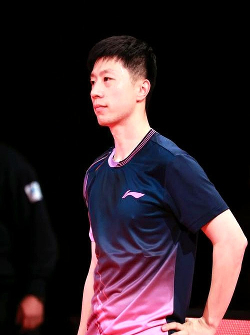 怪不得现在男乒年轻选手一参加国际大赛就经常吃瘪，原来马龙早就把这层窗户纸捅破了你看那些小将的基本功，