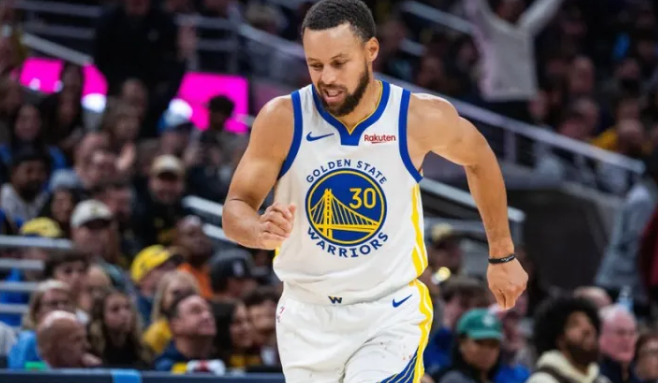 勇士主教练史蒂夫-科尔今日接受了采访。勇士明天将对阵掘金，科尔说库里明天“不太