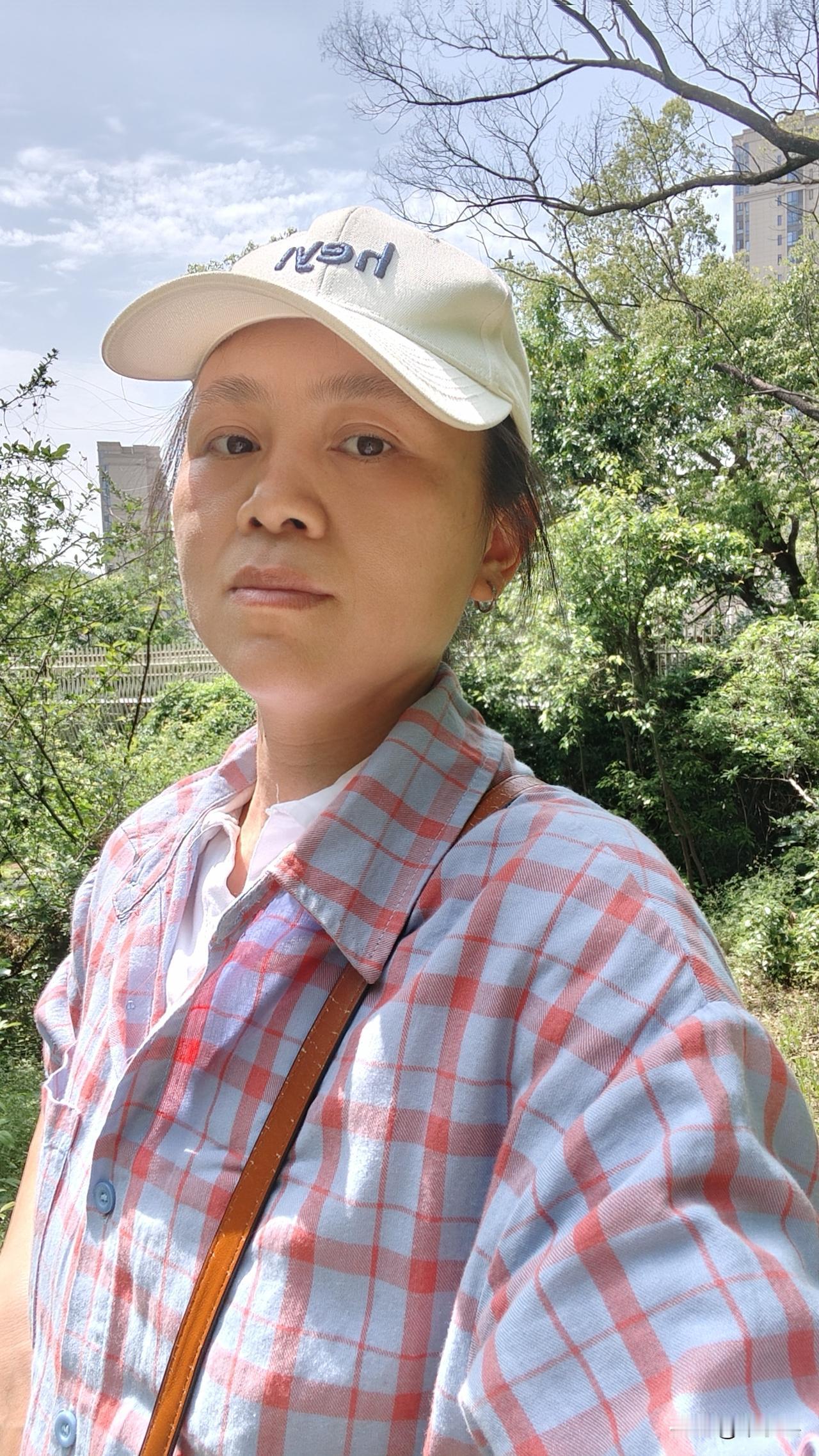85年属牛的，老妈说我属牛的有个通病，就是有一股牛脾气，性格倔强很容易吃亏。曾经