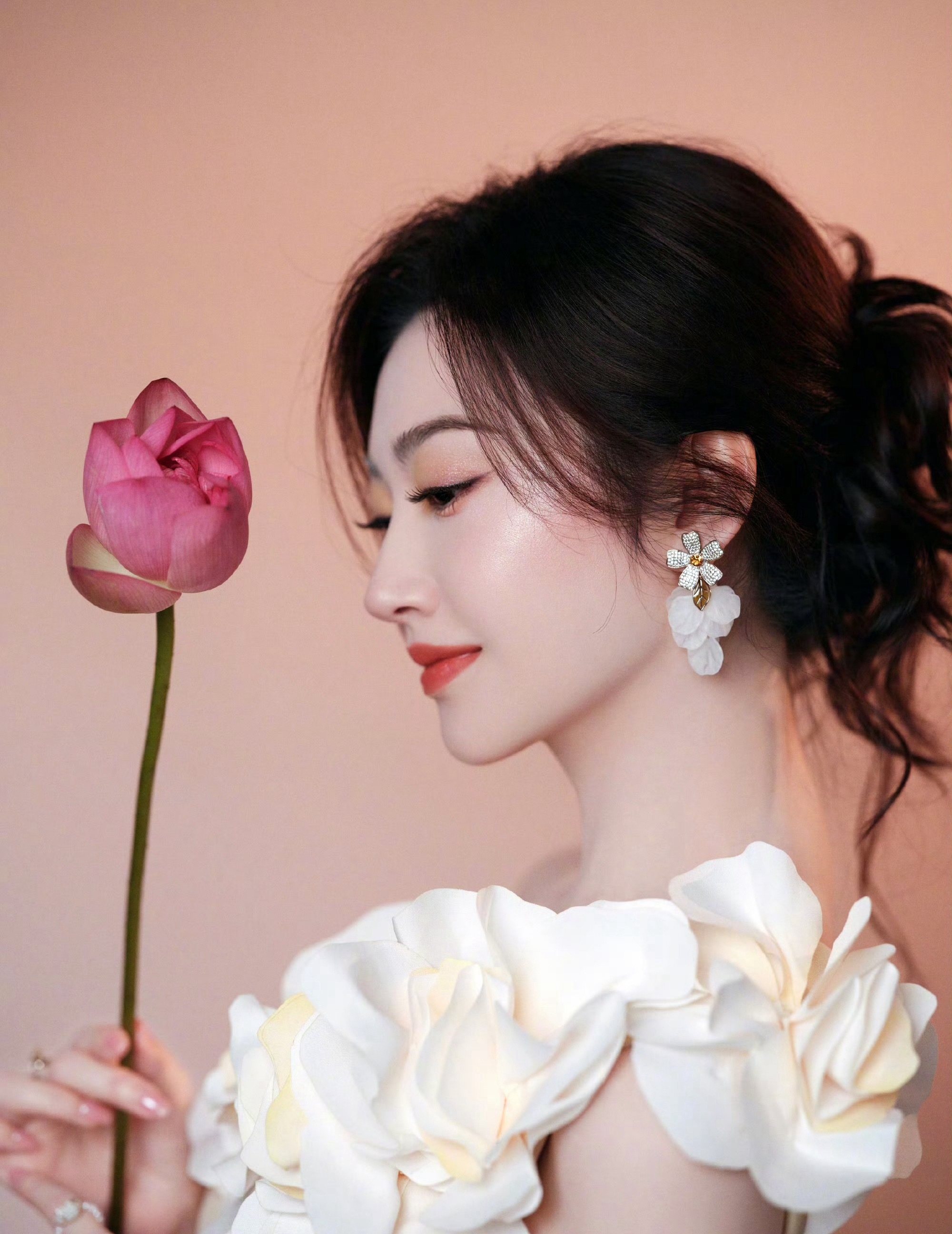 景甜龙骨焚箱隔着屏幕都能闻见姐姐的香气！景甜美神降临景甜