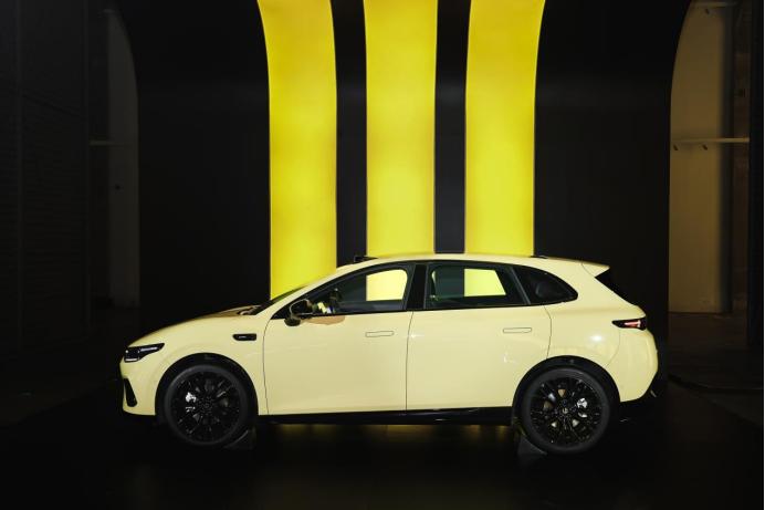 为什么说零跑Lafa5是新能源时代的“电动高尔夫”？提到年轻人最喜欢的车，曾