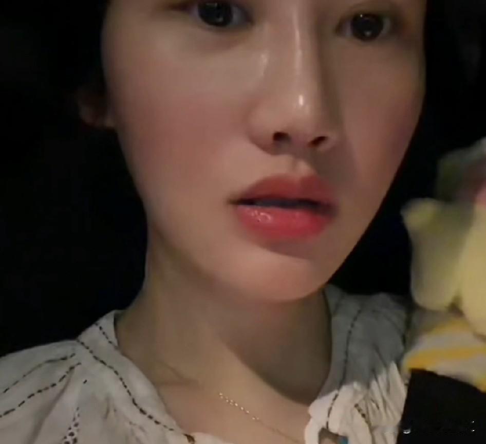 全网调侃葛斯齐是免费保姆，他真的甘居人下？葛斯齐和女友合体直播时，有人说葛斯