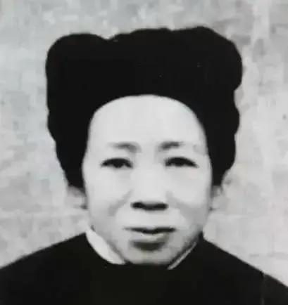 1982年冬天，河北一位普通农村老太太在病床上拉着儿子的手，留下了一句让人费解的