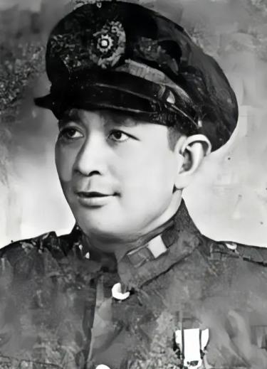 500两黄金，一架飞机，一个叔叔，一个侄子。1949年12月，国民党上将孙震揣着
