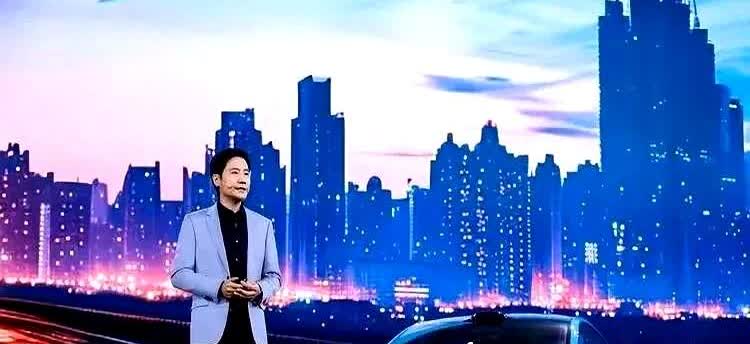 雷总又要忙了2025年5月17日，贵阳花果园发生一起小米SU7交通事故，