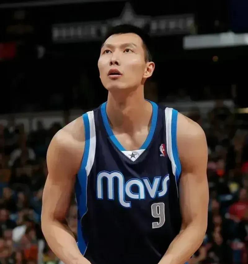 易建联这事儿看来过不去了。6月20日，央视体育频道原计划播出的《篮球公园》易建联