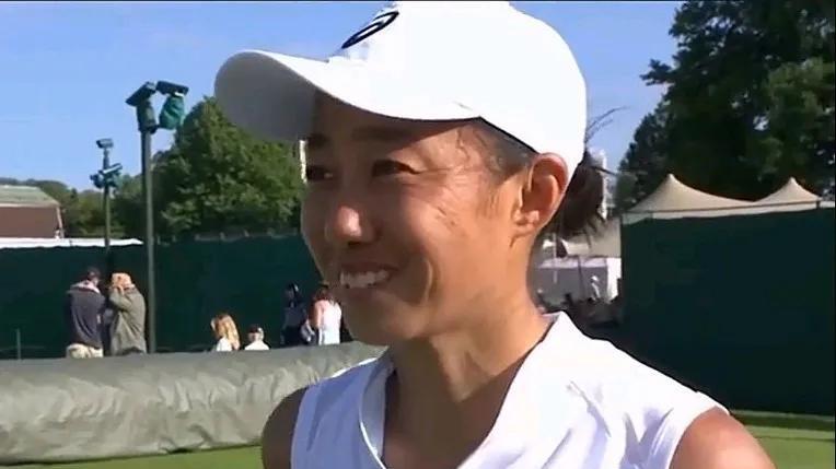 张帅老而弥坚，资格赛第三轮2个6：2战胜泰国选手塔拉鲁德，三轮未失一盘打进温网正