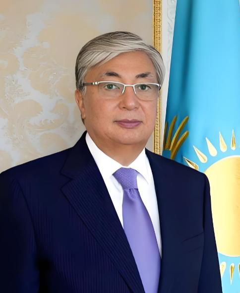 千万别小看托卡耶夫，这人很聪明，他去了日本得到了超规格的接待，投资可以要，技术可