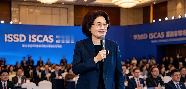 针对华为提出“韬（τ）定律”，新加坡联合早报发文写道：“实际上，从不久前美国总统