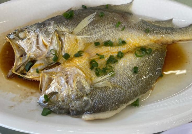 64岁阿姨肺癌离世，常年吃清蒸鱼、炖汤，医生：祸根在2个细节里吃得清淡这件事