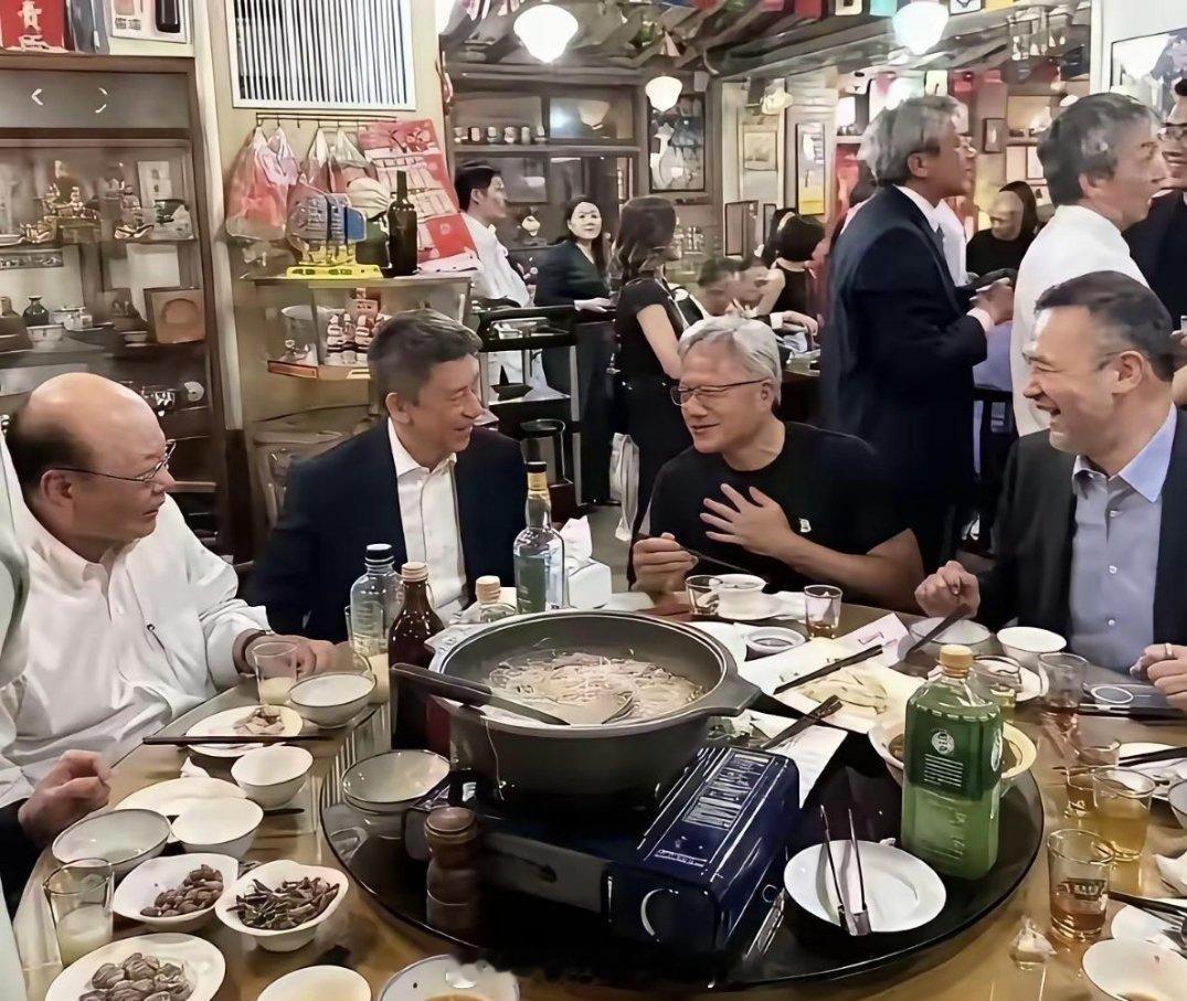 不喝茅台，不用包间，不用倒酒..人家不用这些来证明什么的