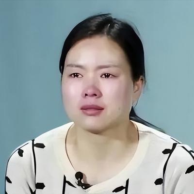 ☁1992年，湖北一对夫妻自杀身亡，只留下了五岁的女儿，23年后女儿不顾众