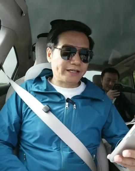 雷军直播证明小米续航能力，这波操作真是妙啊！现在市场竞争这么激烈，光靠宣传可不够