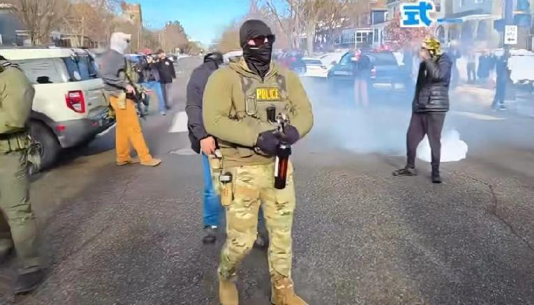 北美懦夫，以前不知道啥意思，现在彻底明白了，原来美丽国他们看到自己同胞遭到不公待