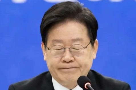 对于韩国来说，只能无奈地接受现实，美国这时侯表态将对韩国征收15%的关税，就意味