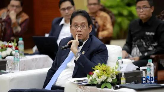 “谈？可以，先结账！”印尼找上门聊高铁，中方直接把73亿美元账单拍在桌上最近