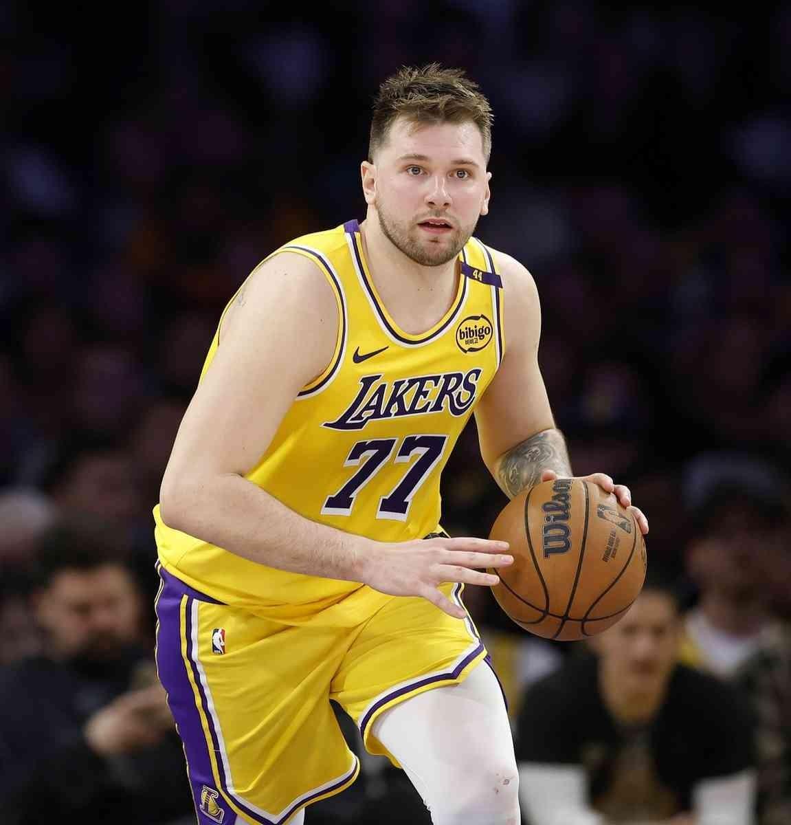 东契奇，得分、出手、失误、球权全是联盟第一。一个人把所有的活都干了，结果自然是