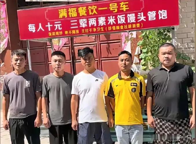 在济南肿瘤医院旁边，几位孩子患上神经母细胞瘤，父亲们无法从事其他工作，就在医院门