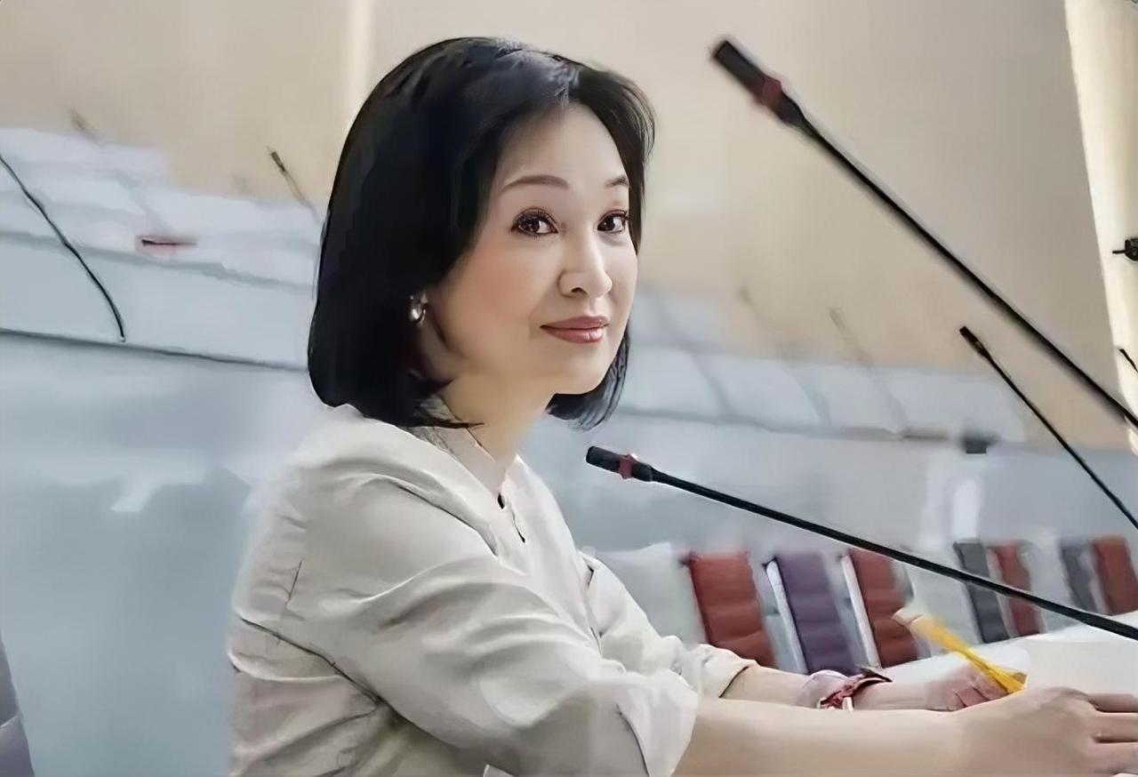 国民党高雄市长候选人柯志恩日前在旗山出席活动，说“屏东香蕉比较好吃”，不但被绿营