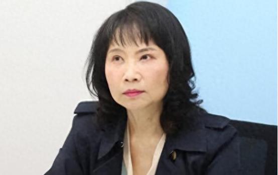 台湾终于有个明白人了，台媒人陈凤馨指出，其实大陆到现在都没动手，不是因为台湾的军