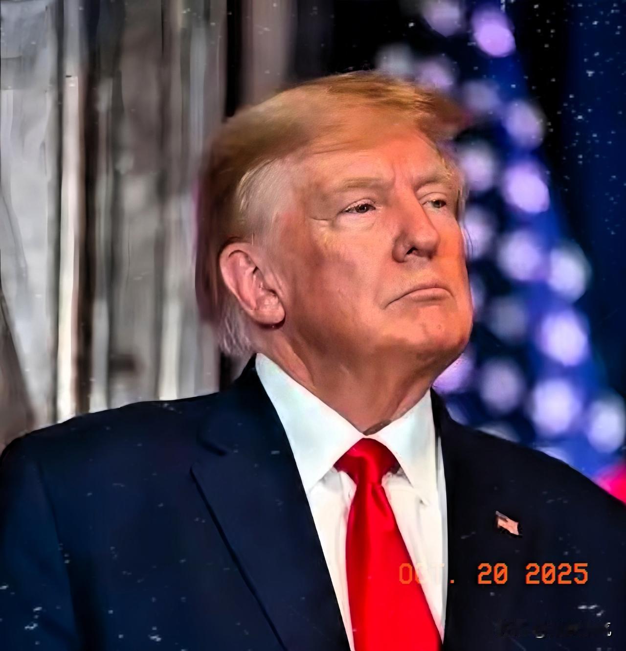 美国这次大游行，可不是搞什么颜色革命，而是背后资本推动的。说白了就是资本花钱雇佣