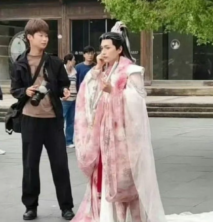 罗云熙这脸和身高到底是怎么火起来的