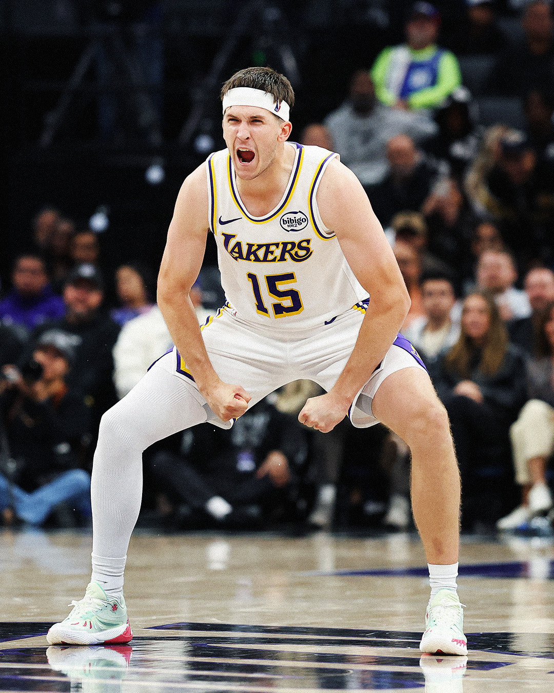 本世纪湖人队单场得分50+的球员：1.科比（25次）2.詹姆斯（3次）3.浓眉（