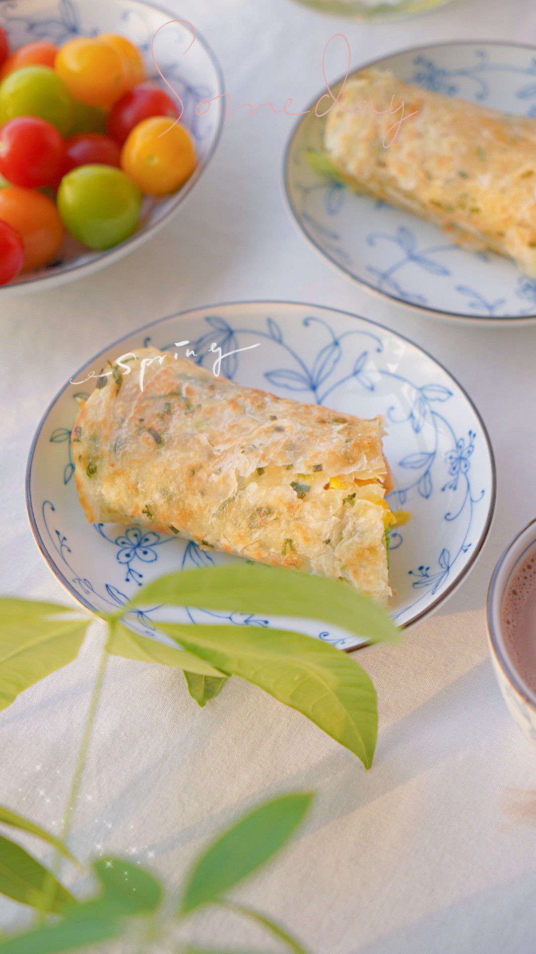 早安早餐🌿🌿🌿把春天搬进早餐桌里🌿手抓饼+多彩小番茄+双份暖饮今天周五啦