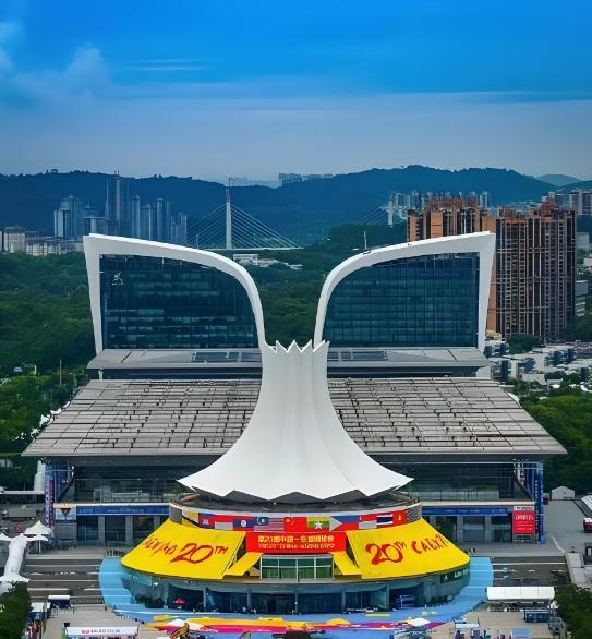 中国、东盟共同宣布全面完成中国—东盟自贸区3.0版谈判。中国与东盟互为最大贸易伙